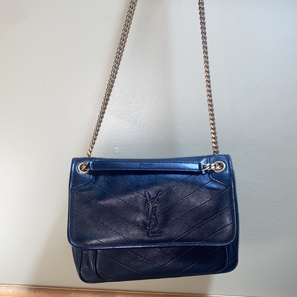 Saint Laurent Medium Niki Leather Bag - Picture 12 of 16